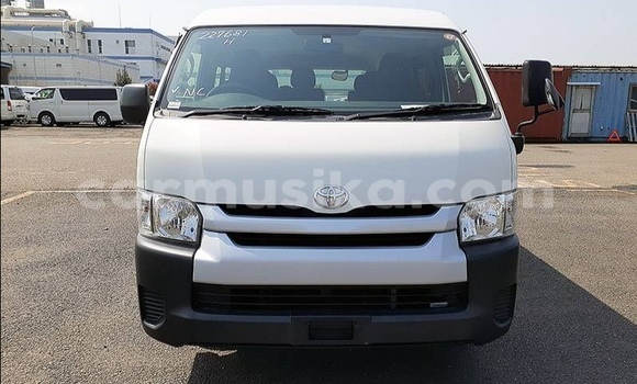 Acheter Occasion Voiture Toyota Hiace Blanc à Beitbridge, Matabeleland South Acheter Occasion Voiture Toyota Hiace Blanc à Beitbridge, Matabeleland South