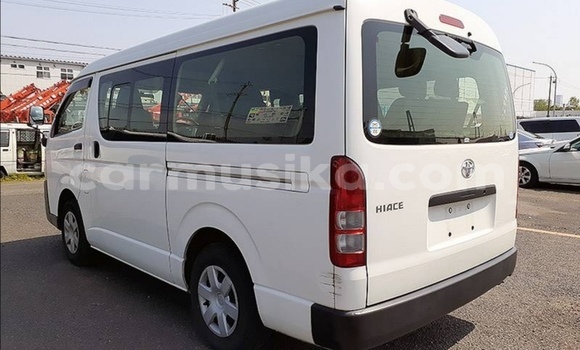 Acheter Occasion Voiture Toyota Hiace Blanc à Beitbridge, Matabeleland South Acheter Occasion Voiture Toyota Hiace Blanc à Beitbridge, Matabeleland South