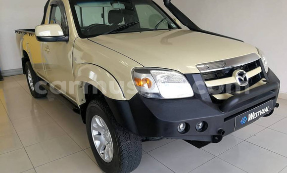 Acheter Occasion Voiture Mazda BT-50 Beige à Beitbridge, Matabeleland South Acheter Occasion Voiture Mazda BT-50 Beige à Beitbridge, Matabeleland South