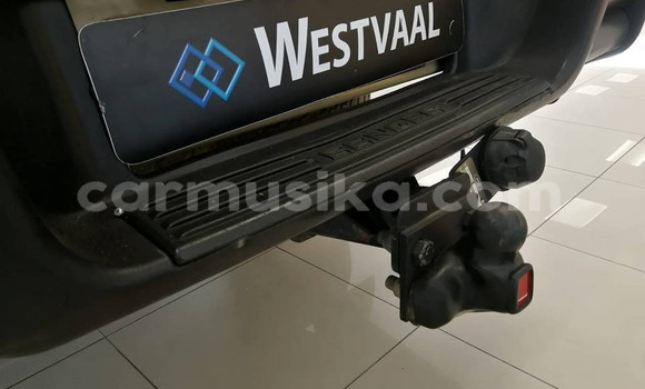 Acheter Occasion Voiture Mazda BT-50 Beige à Beitbridge, Matabeleland South Acheter Occasion Voiture Mazda BT-50 Beige à Beitbridge, Matabeleland South