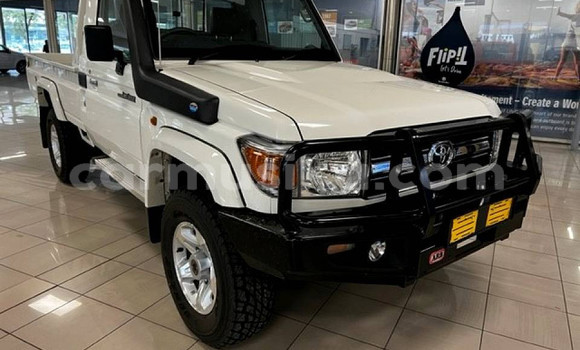 Buy Used Toyota Land Cruiser White Car in Beitbridge in Matabeleland South Buy Used Toyota Land Cruiser White Car in Beitbridge in Matabeleland South
