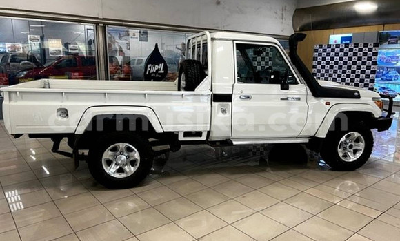 Buy Used Toyota Land Cruiser White Car in Beitbridge in Matabeleland South Buy Used Toyota Land Cruiser White Car in Beitbridge in Matabeleland South