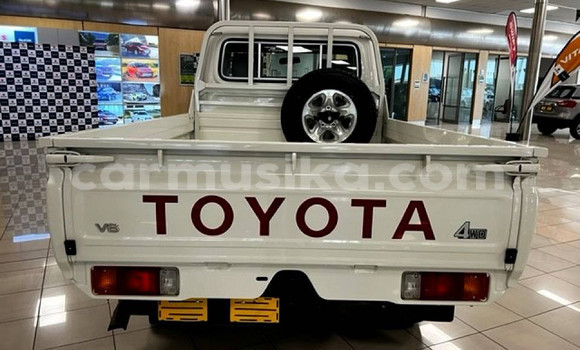 Buy Used Toyota Land Cruiser White Car in Beitbridge in Matabeleland South Buy Used Toyota Land Cruiser White Car in Beitbridge in Matabeleland South
