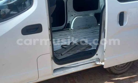 Tenga Tsaru Nissan NV200 Chena Mota in Harare in Harare Tenga Tsaru Nissan NV200 Chena Mota in Harare in Harare