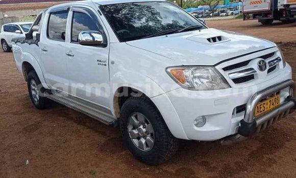 Tenga Tsaru Toyota Hilux Chena Mota in Harare in Harare Tenga Tsaru Toyota Hilux Chena Mota in Harare in Harare