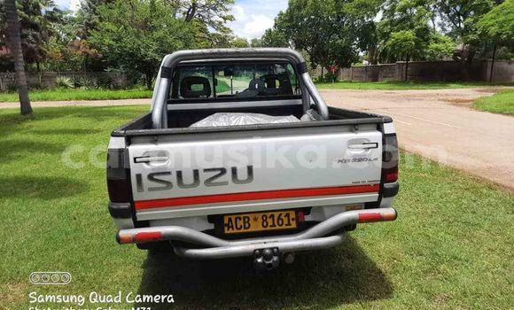Tenga Tsaru Isuzu KB Chena Mota in Harare in Harare Tenga Tsaru Isuzu KB Chena Mota in Harare in Harare