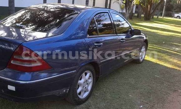 Tenga Tsaru Mercedes-Benz C-Classe Bhuruu Mota in Harare in Harare Tenga Tsaru Mercedes-Benz C-Classe Bhuruu Mota in Harare in Harare