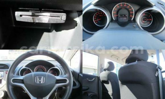 Buy Used Honda Fit Silver Car in Beitbridge in Matabeleland South Buy Used Honda Fit Silver Car in Beitbridge in Matabeleland South