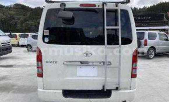 Tenga Tsaru Toyota Hiace Chena Mota in Beitbridge in Matabeleland South Tenga Tsaru Toyota Hiace Chena Mota in Beitbridge in Matabeleland South