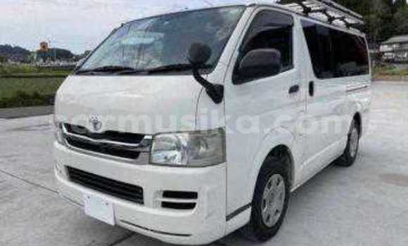 Tenga Tsaru Toyota Hiace Chena Mota in Beitbridge in Matabeleland South Tenga Tsaru Toyota Hiace Chena Mota in Beitbridge in Matabeleland South