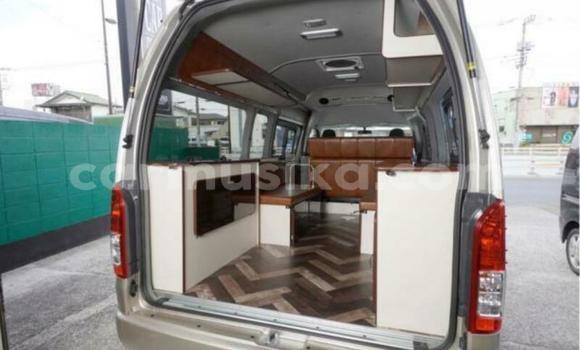 Acheter Occasion Voiture Toyota Hiace Beige à Beitbridge, Matabeleland South Acheter Occasion Voiture Toyota Hiace Beige à Beitbridge, Matabeleland South