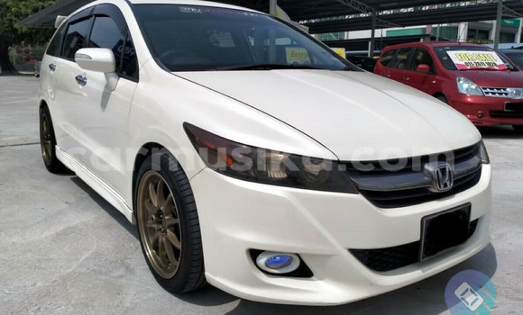 Acheter Occasion Voiture Honda Stream Blanc à Beitbridge, Matabeleland South Acheter Occasion Voiture Honda Stream Blanc à Beitbridge, Matabeleland South