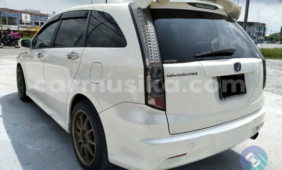 Acheter Occasion Voiture Honda Stream Blanc à Beitbridge, Matabeleland South Acheter Occasion Voiture Honda Stream Blanc à Beitbridge, Matabeleland South