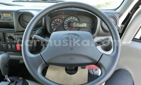 Nunua Ilio tumika Toyota Dyna Nyeupe Lori ndani ya Beitbridge nchini Matabeleland Kusini Nunua Ilio tumika Toyota Dyna Nyeupe Lori ndani ya Beitbridge nchini Matabeleland Kusini