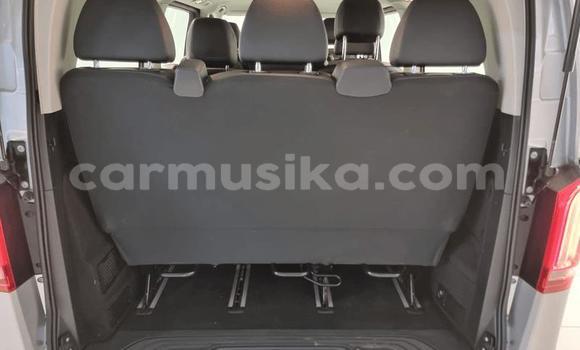 Nunua Ilio tumika Mercedes‒Benz Viano Fedha Gari ndani ya Beitbridge nchini Matabeleland Kusini Nunua Ilio tumika Mercedes‒Benz Viano Fedha Gari ndani ya Beitbridge nchini Matabeleland Kusini