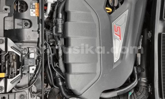 Nunua Ilio tumika Ford Fiesta ST Nyeupe Gari ndani ya Beitbridge nchini Matabeleland Kusini Nunua Ilio tumika Ford Fiesta ST Nyeupe Gari ndani ya Beitbridge nchini Matabeleland Kusini