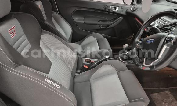 Nunua Ilio tumika Ford Fiesta ST Nyeupe Gari ndani ya Beitbridge nchini Matabeleland Kusini Nunua Ilio tumika Ford Fiesta ST Nyeupe Gari ndani ya Beitbridge nchini Matabeleland Kusini