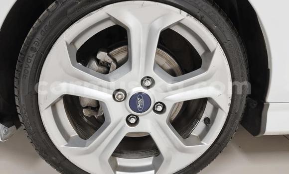 Nunua Ilio tumika Ford Fiesta ST Nyeupe Gari ndani ya Beitbridge nchini Matabeleland Kusini Nunua Ilio tumika Ford Fiesta ST Nyeupe Gari ndani ya Beitbridge nchini Matabeleland Kusini