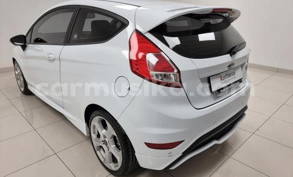 Nunua Ilio tumika Ford Fiesta ST Nyeupe Gari ndani ya Beitbridge nchini Matabeleland Kusini Nunua Ilio tumika Ford Fiesta ST Nyeupe Gari ndani ya Beitbridge nchini Matabeleland Kusini