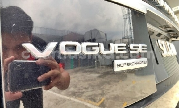 Acheter Occasion Voiture Land Rover Range Rover Noir à Beitbridge, Matabeleland South Acheter Occasion Voiture Land Rover Range Rover Noir à Beitbridge, Matabeleland South