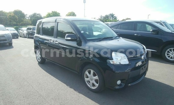 Buy Used Toyota Sienta Black Car in Beitbridge in Matabeleland South