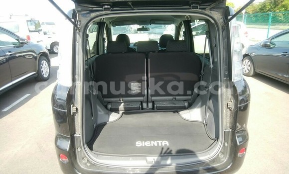 Acheter Occasion Voiture Toyota Sienta Noir à Beitbridge, Matabeleland South Acheter Occasion Voiture Toyota Sienta Noir à Beitbridge, Matabeleland South