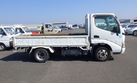 Tenga Tsaru Toyota Dyna Chena Rori in Beitbridge in Matabeleland South Tenga Tsaru Toyota Dyna Chena Rori in Beitbridge in Matabeleland South