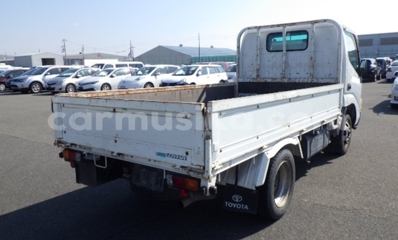 Tenga Tsaru Toyota Dyna Chena Rori in Beitbridge in Matabeleland South Tenga Tsaru Toyota Dyna Chena Rori in Beitbridge in Matabeleland South