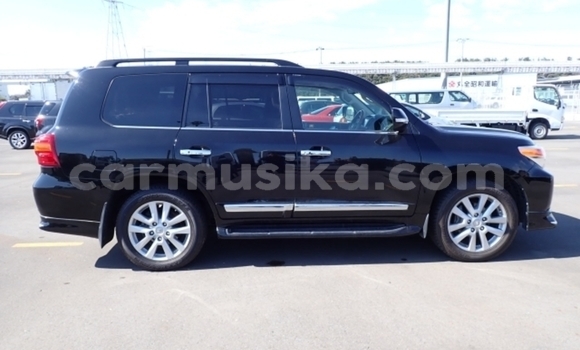 Buy Used Toyota Land Cruiser Black Car in Beitbridge in Matabeleland South Buy Used Toyota Land Cruiser Black Car in Beitbridge in Matabeleland South