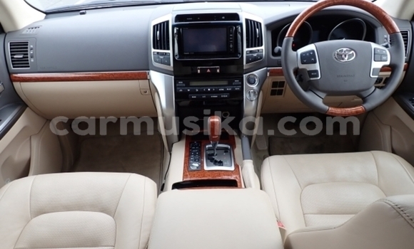 Buy Used Toyota Land Cruiser Black Car in Beitbridge in Matabeleland South Buy Used Toyota Land Cruiser Black Car in Beitbridge in Matabeleland South