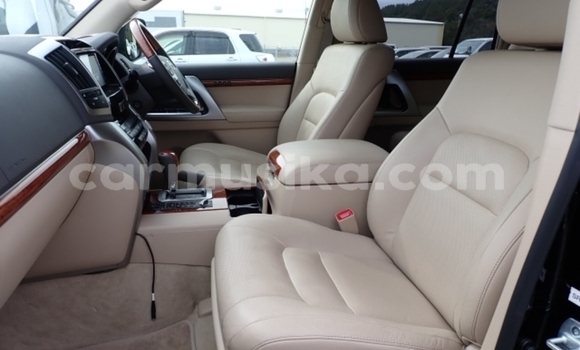 Buy Used Toyota Land Cruiser Black Car in Beitbridge in Matabeleland South Buy Used Toyota Land Cruiser Black Car in Beitbridge in Matabeleland South