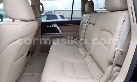 Buy Used Toyota Land Cruiser Black Car in Beitbridge in Matabeleland South Buy Used Toyota Land Cruiser Black Car in Beitbridge in Matabeleland South