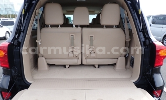 Buy Used Toyota Land Cruiser Black Car in Beitbridge in Matabeleland South Buy Used Toyota Land Cruiser Black Car in Beitbridge in Matabeleland South