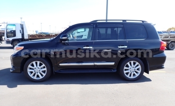 Buy Used Toyota Land Cruiser Black Car in Beitbridge in Matabeleland South Buy Used Toyota Land Cruiser Black Car in Beitbridge in Matabeleland South