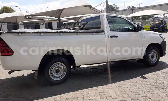 Acheter Occasion Voiture Toyota Hilux Blanc à Beitbridge, Matabeleland South Acheter Occasion Voiture Toyota Hilux Blanc à Beitbridge, Matabeleland South