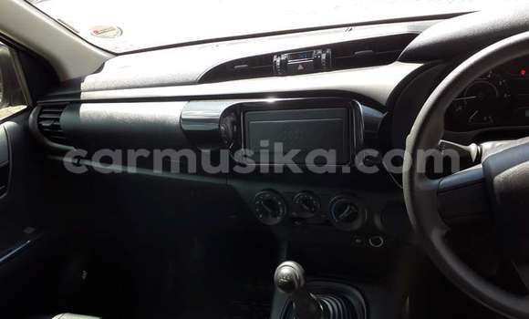 Acheter Occasion Voiture Toyota Hilux Blanc à Beitbridge, Matabeleland South Acheter Occasion Voiture Toyota Hilux Blanc à Beitbridge, Matabeleland South