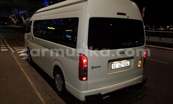 Acheter Occasion Voiture Toyota Hiace Blanc à Beitbridge, Matabeleland South Acheter Occasion Voiture Toyota Hiace Blanc à Beitbridge, Matabeleland South