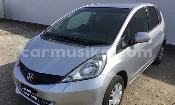 Buy Used Honda Fit Silver Car in Beitbridge in Matabeleland South Buy Used Honda Fit Silver Car in Beitbridge in Matabeleland South