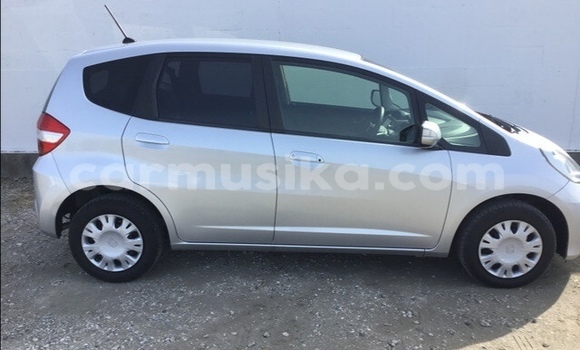 Buy Used Honda Fit Silver Car in Beitbridge in Matabeleland South Buy Used Honda Fit Silver Car in Beitbridge in Matabeleland South