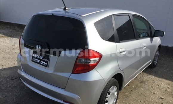 Buy Used Honda Fit Silver Car in Beitbridge in Matabeleland South Buy Used Honda Fit Silver Car in Beitbridge in Matabeleland South