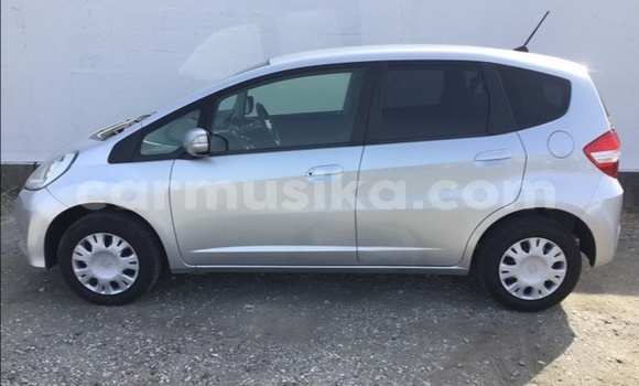 Buy Used Honda Fit Silver Car in Beitbridge in Matabeleland South Buy Used Honda Fit Silver Car in Beitbridge in Matabeleland South