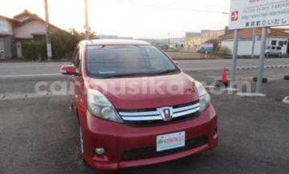 Acheter Occasion Voiture Toyota ISis Rouge à Beitbridge, Matabeleland South Acheter Occasion Voiture Toyota ISis Rouge à Beitbridge, Matabeleland South