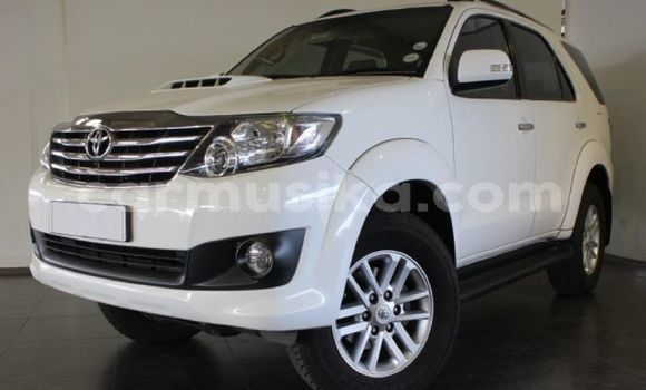 Tenga Tsaru Toyota Fortuner Chena Mota in Beitbridge in Matabeleland South Tenga Tsaru Toyota Fortuner Chena Mota in Beitbridge in Matabeleland South