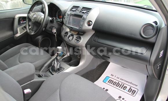 Nunua Ilio tumika Toyota RAV4 Fedha Gari ndani ya Kwekwe nchini Midlands Nunua Ilio tumika Toyota RAV4 Fedha Gari ndani ya Kwekwe nchini Midlands