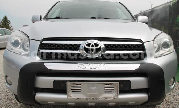 Nunua Ilio tumika Toyota RAV4 Fedha Gari ndani ya Kwekwe nchini Midlands Nunua Ilio tumika Toyota RAV4 Fedha Gari ndani ya Kwekwe nchini Midlands
