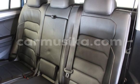 Acheter Occasion Voiture Volkswagen Tiguan Bleu à Avondale, Harare Acheter Occasion Voiture Volkswagen Tiguan Bleu à Avondale, Harare