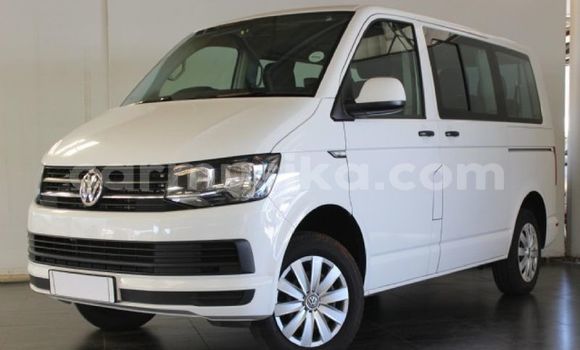 Buy Used Volkswagen Multivan White Car in Glen View in Harare