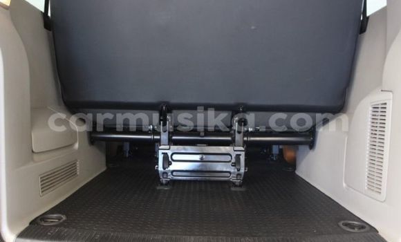 Acheter Occasion Voiture Volkswagen Multivan Blanc à Glen View, Harare Acheter Occasion Voiture Volkswagen Multivan Blanc à Glen View, Harare