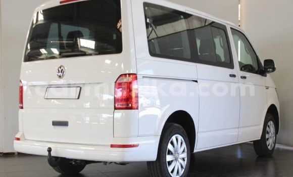 Acheter Occasion Voiture Volkswagen Multivan Blanc à Glen View, Harare Acheter Occasion Voiture Volkswagen Multivan Blanc à Glen View, Harare