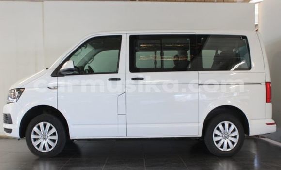 Acheter Occasion Voiture Volkswagen Multivan Blanc à Glen View, Harare Acheter Occasion Voiture Volkswagen Multivan Blanc à Glen View, Harare